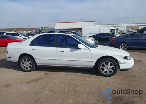 1995 Honda Accord Ex z USA, uszkodzony, nr VIN JHMCD5652SC054773